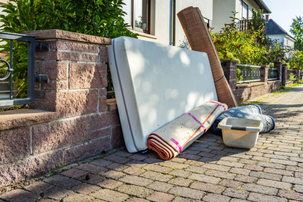 Best Attic Cleanout  in Llington, MI